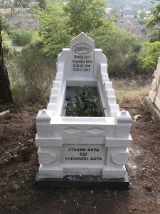 Kaypak Urfa taşı kabartma mezar 33