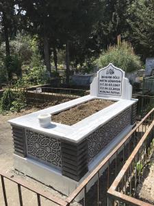 Marmara mermeri cnc işlemeli çizgili mezar 16