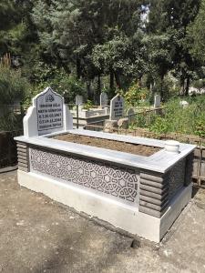 Marmara mermeri cnc işlemeli çizgili mezar 15